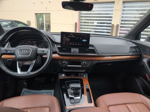 Used 2023 Audi Q5 2.0T Premium w/ Convenience Package image 13