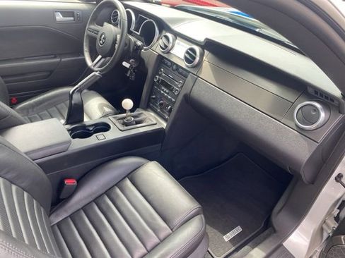 Used 2009 Ford Mustang Shelby GT500 RWD image 22
