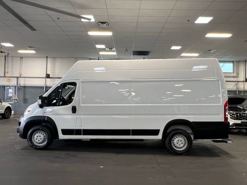 Used 2024 RAM ProMaster 3500 w/ Delivery Van Package image 10