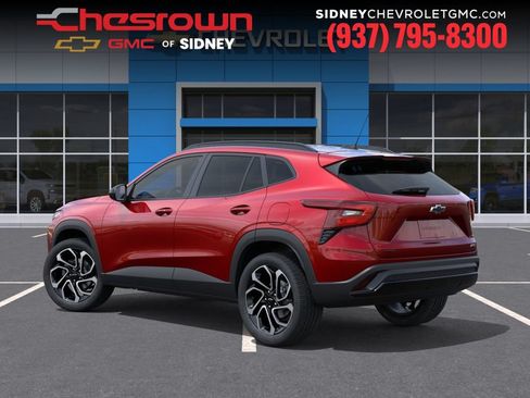 New 2026 Chevrolet Trax RS w/ Sunroof Package FWD image 3
