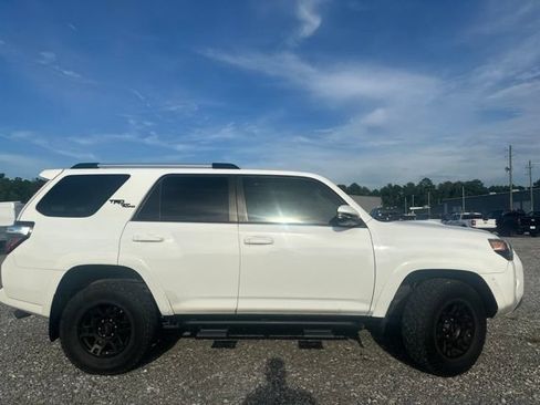 Used 2018 Toyota 4Runner TRD Off-Road Premium AWD/4WD image 3