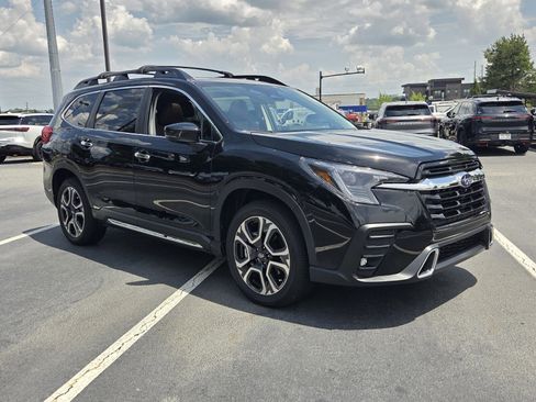 Used 2024 Subaru Ascent Touring AWD/4WD image 4