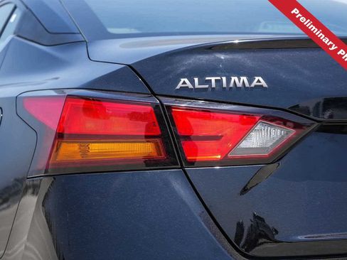 Used 2025 Nissan Altima 2.5 SV FWD image 9