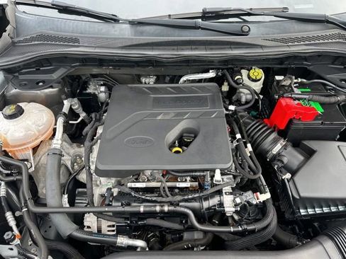 Used 2020 Ford Escape SE image 30