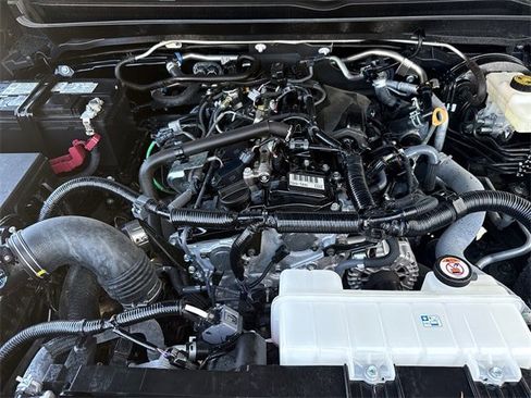 Used 2024 Toyota Tacoma TRD Off-Road image 31