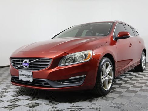 Used 2015 Volvo V60 T5 Premier image 5