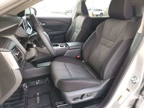 Used 2025 Nissan Rogue SV image 12