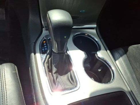 Used 2018 Jeep Grand Cherokee Altitude AWD/4WD image 12