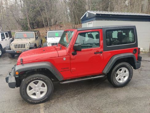 Used 2014 Jeep Wrangler Sport AWD/4WD image 3
