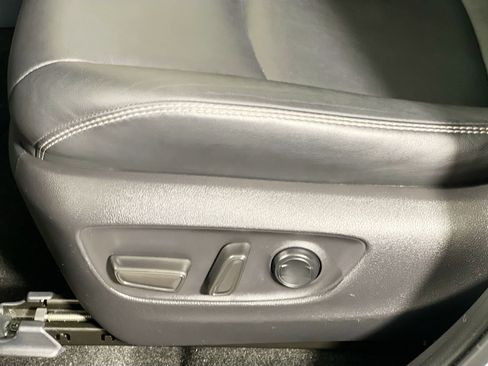 Used 2022 Toyota RAV4 XLE Premium image 15