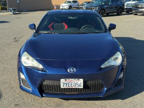 Used 2013 Scion FR-S image 2
