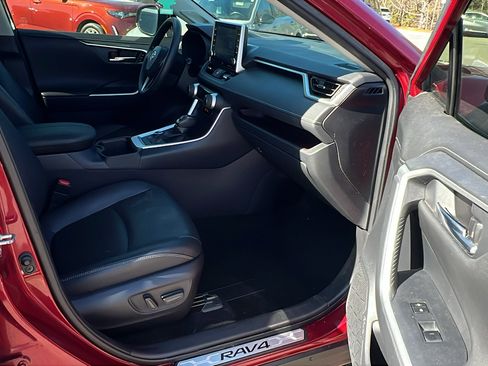 Used 2022 Toyota RAV4 Limited image 20