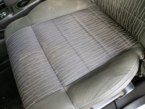 Used 2012 Jeep Wrangler Unlimited Rubicon w/ Connectivity Group image 33