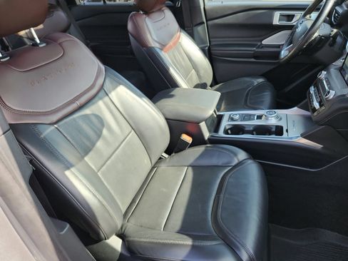 Used 2020 Ford Explorer Platinum w/ Premium Technology Package AWD/4WD image 29