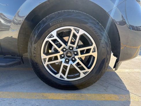 Used 2025 Ford Expedition Active AWD/4WD image 13