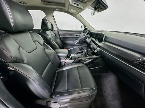Used 2025 Kia Telluride S AWD/4WD image 33