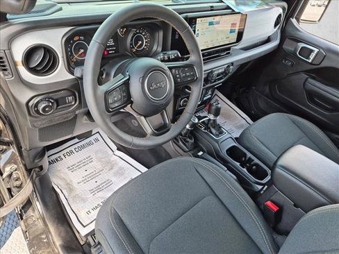 Used 2025 Jeep Wrangler Sport AWD/4WD image 10