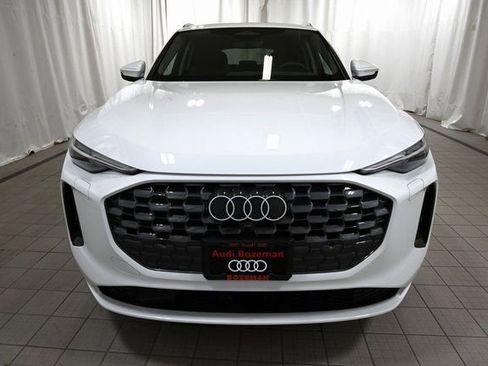 Used 2025 Audi Q5 Premium Plus w/ Premium Plus AWD/4WD image 16