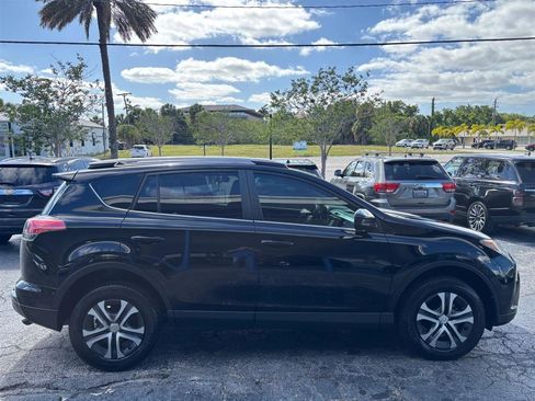 Used 2017 Toyota RAV4 LE image 6