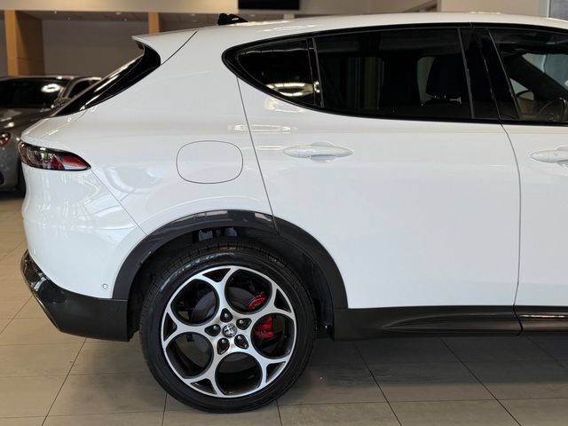 Used 2024 Alfa Romeo Tonale Veloce w/ Active Assist Package AWD/4WD image 17