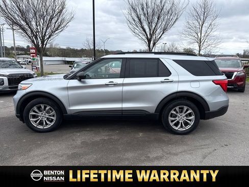 Used 2020 Ford Explorer XLT w/ Equipment Group 202A image 5