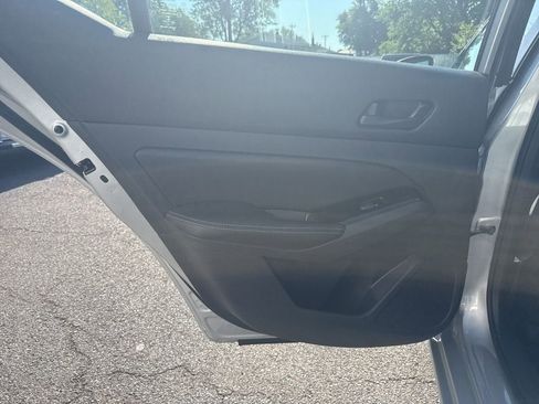 Used 2023 Nissan Altima 2.5 SV FWD image 13