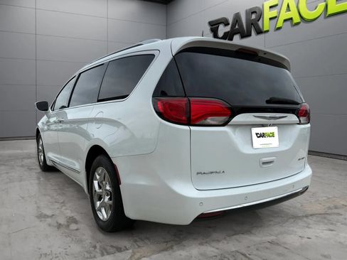Used 2018 Chrysler Pacifica Limited FWD image 9