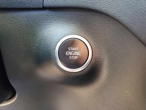 Used 2026 Volvo XC40 B5 Plus AWD/4WD image 23