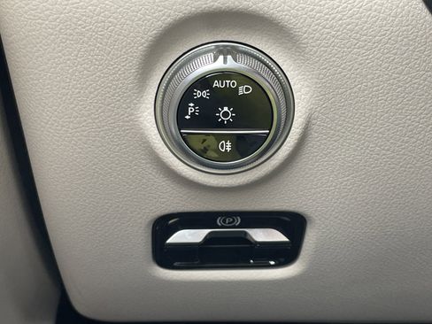 New 2026 Mercedes-Benz C 300 4MATIC Sedan image 23