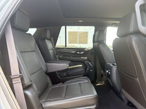 Used 2023 GMC Yukon Denali RWD image 16