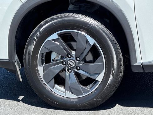 Used 2024 Nissan Rogue SV FWD image 31