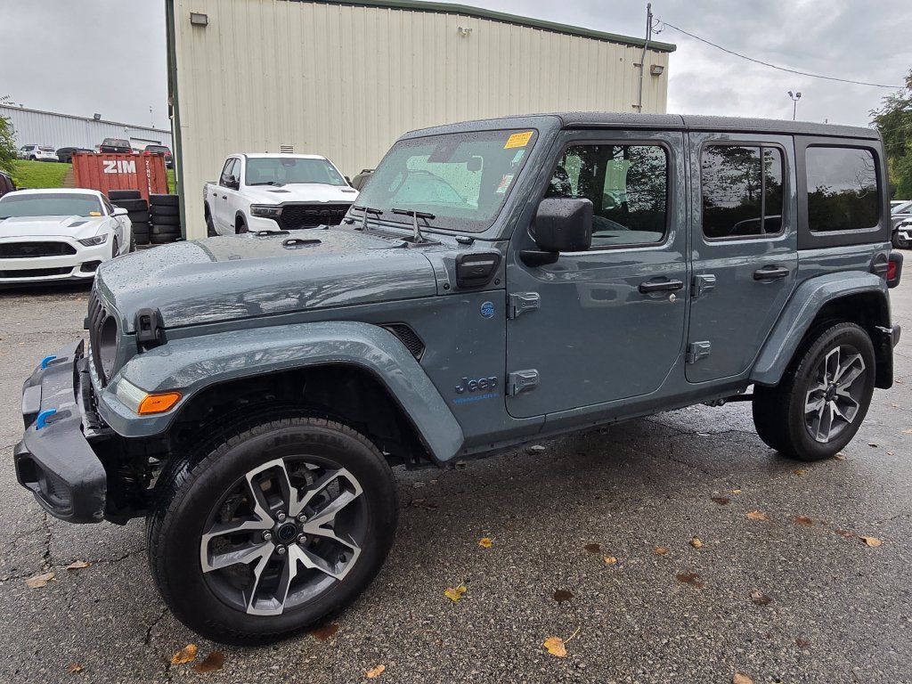 Used 2024 Jeep Wrangler Unlimited w/ Convenience Group AWD/4WD image 2