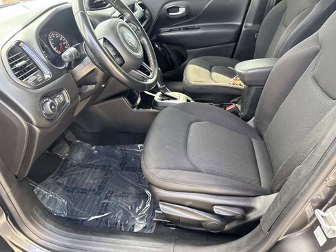 Used 2019 Jeep Renegade Altitude w/ Quick Order Package 2XM image 14