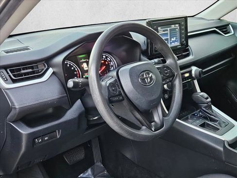 Used 2020 Toyota RAV4 LE image 10