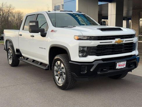 New 2026 Chevrolet Silverado 2500 Custom image 2