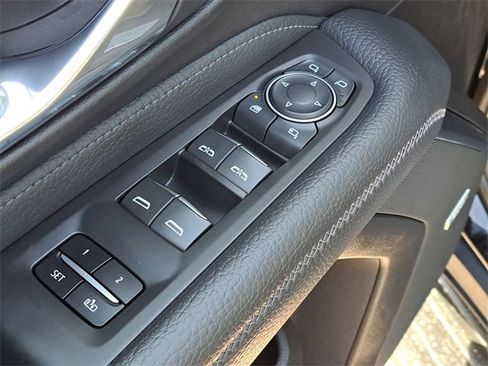 Used 2024 GMC Yukon XL Denali image 21