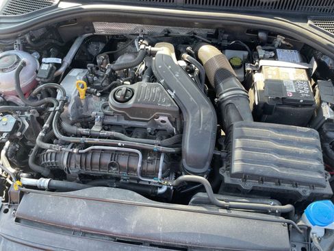 Used 2025 Volkswagen Jetta SE image 33