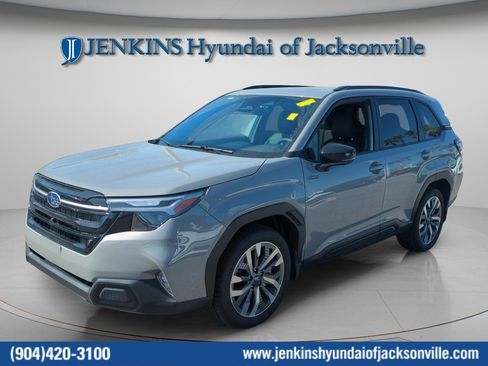 Used 2025 Subaru Forester Touring image 12