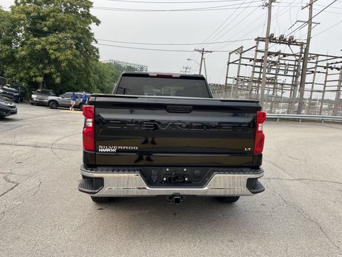 Used 2022 Chevrolet Silverado 1500 LT AWD/4WD image 4