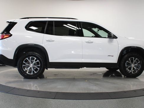 Used 2026 GMC Acadia AT4 w/ Luxury Package AWD/4WD image 13