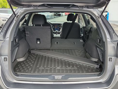 Used 2024 Subaru Outback Premium AWD/4WD image 12