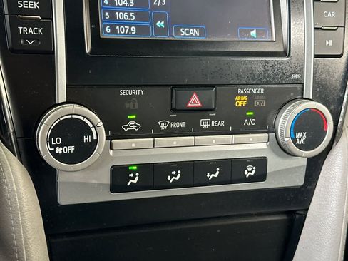 Used 2012 Toyota Camry LE FWD image 21