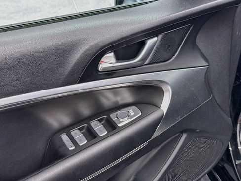 Used 2025 Genesis G70 2.5T RWD image 15