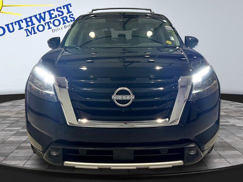 Used 2022 Nissan Pathfinder SL w/ SL Premium Package AWD/4WD image 2