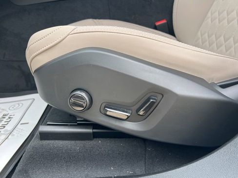 New 2026 Volvo XC60 B5 Plus w/ Protection Package Premier image 25
