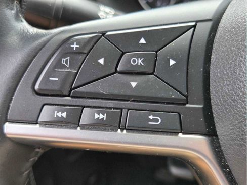 Used 2022 Nissan Sentra SV w/ SV Premium Package FWD image 33
