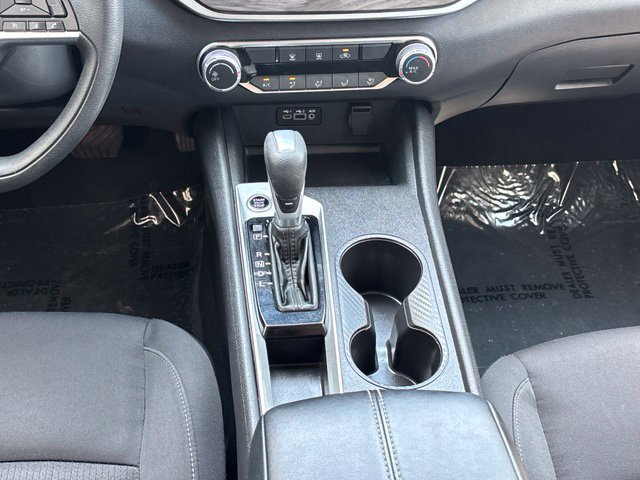 Used 2025 Nissan Altima 2.5 SV FWD image 15