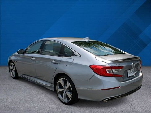 Used 2018 Honda Accord Touring image 7