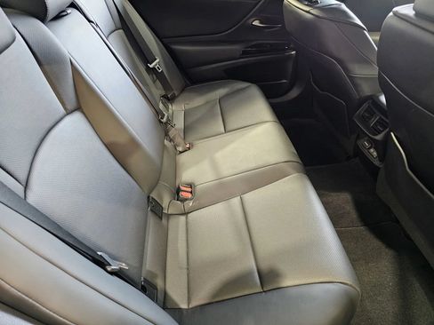 Used 2024 Lexus ES 350 w/ Premium Package FWD image 9