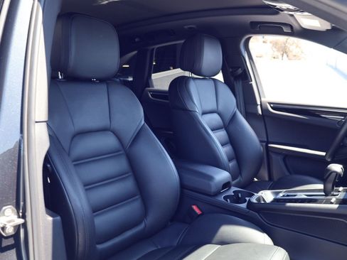 Certified 2026 Porsche Macan AWD/4WD image 24